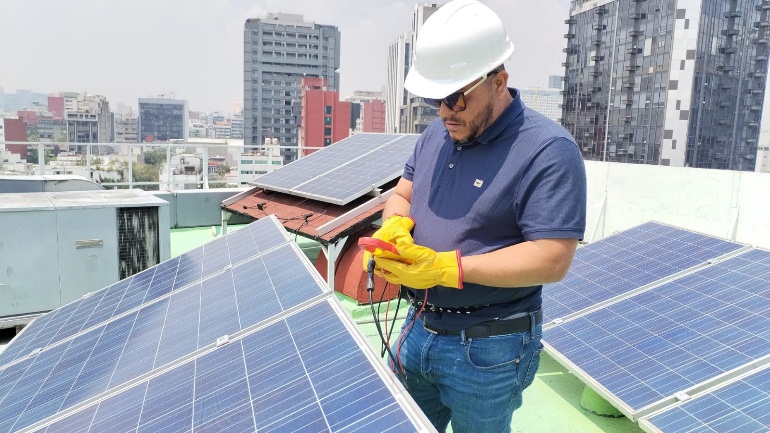 EL FIDE CAPACITA PARA GARANTIZAR MAYOR APROVECHAMIENTO DE LA ENERGÍA SOLAR post thumbnail image